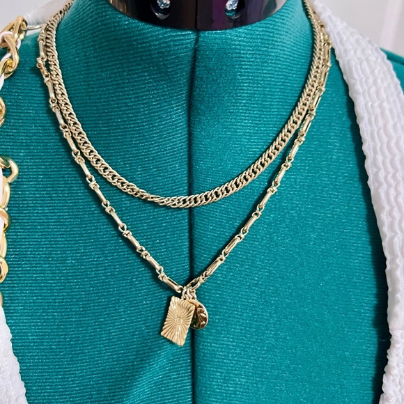 White Textured XL Bikini w/Chain Accents, Coordinated Layered Gold Tone Necklace - Picture 3 of 10